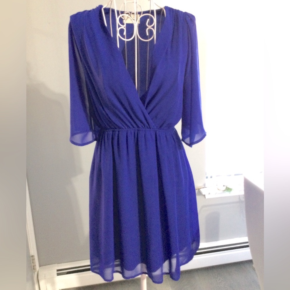 Everly Women Royal Blue short sleeve v neck midi dress New without tag